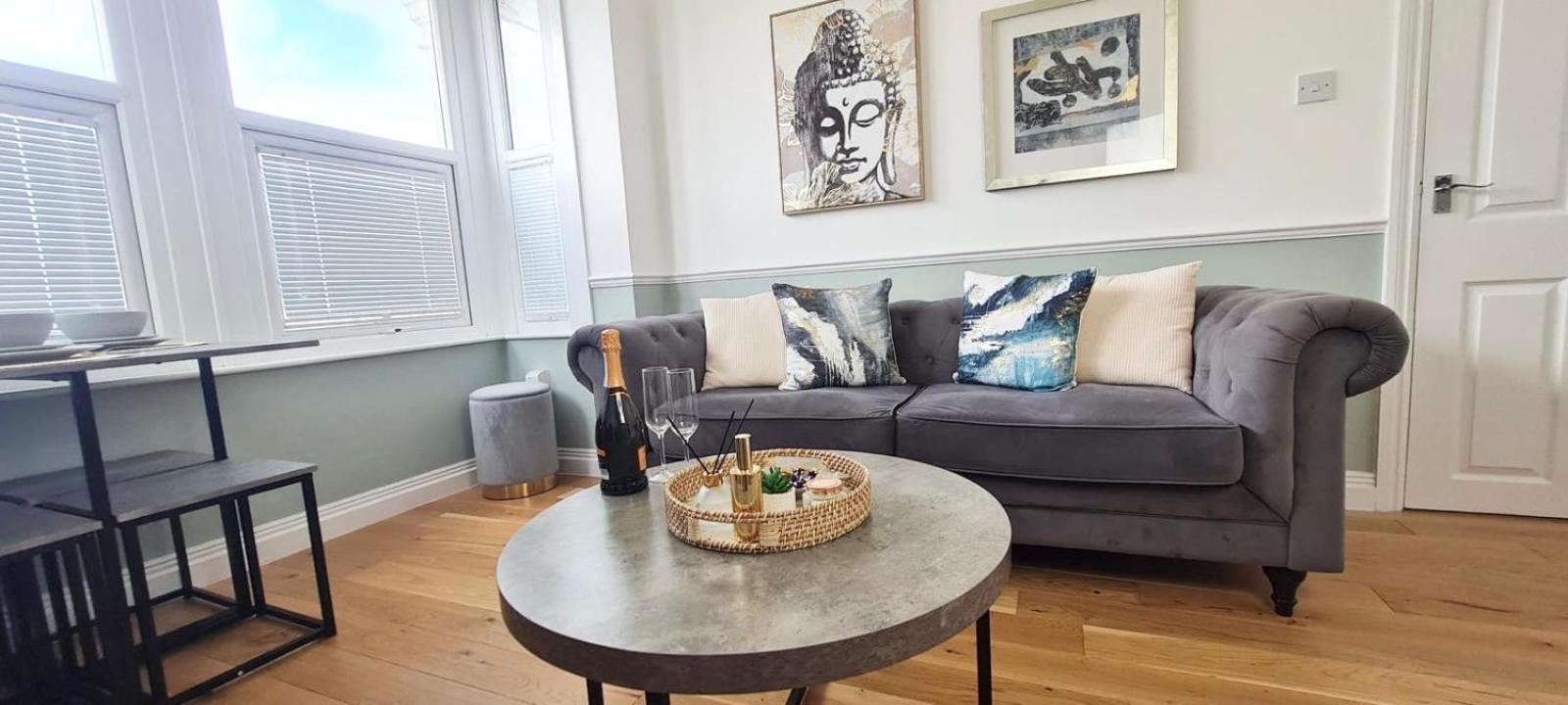 Westcliff-On-Sea Modern 2 Bedroom Apartment - Free Parking Southend-on-Sea Eksteriør bilde