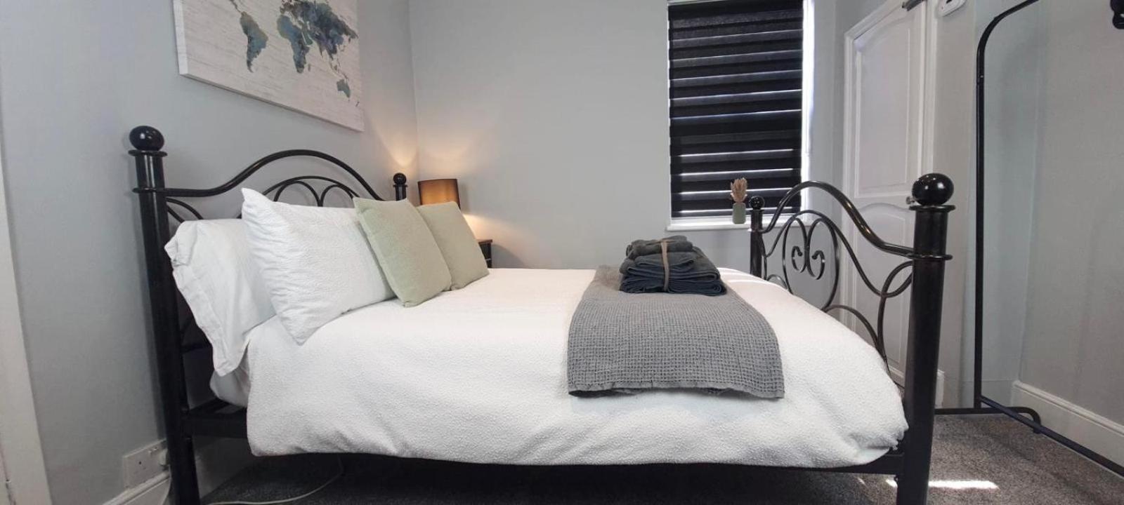 Westcliff-On-Sea Modern 2 Bedroom Apartment - Free Parking Southend-on-Sea Eksteriør bilde