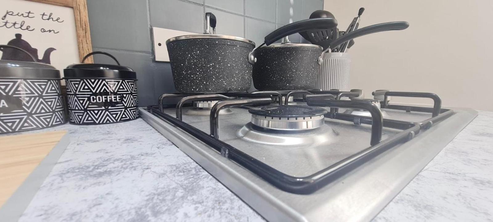 Westcliff-On-Sea Modern 2 Bedroom Apartment - Free Parking Southend-on-Sea Eksteriør bilde